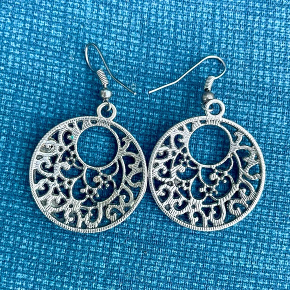Boho Simple Carved Hollow Flower Design Silver Plated Dangle Earrings - Picture 5 of 10